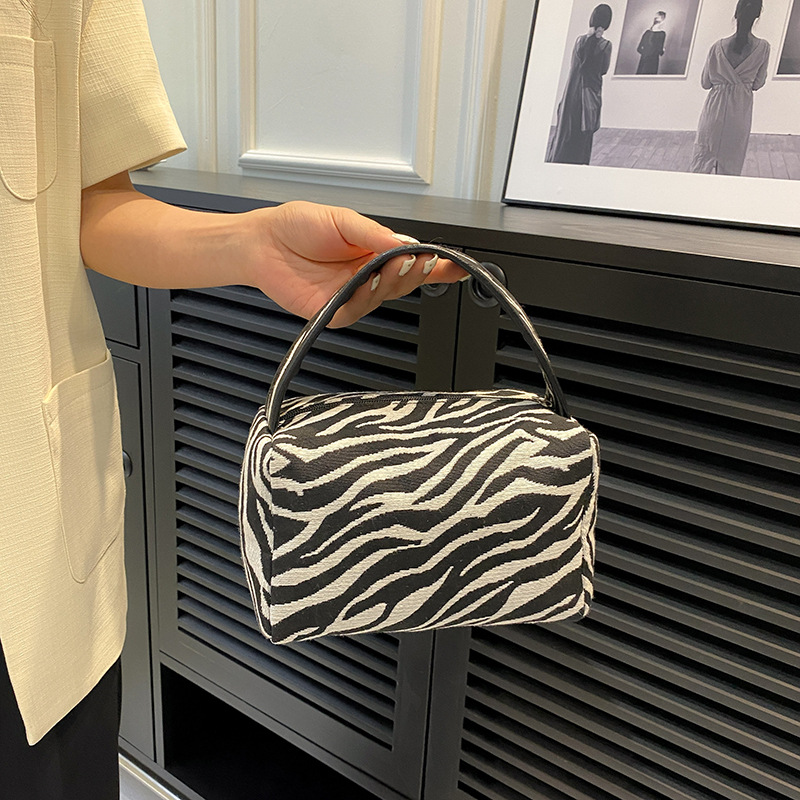 Leopard Makeup Bag Luxury  Lar - Luxury Skincare & Spa Reviews recension och pris